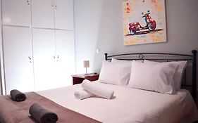 Modern 2 Bedroom Apartment Near Acropolis In The Heart Of The City - Explore Center By Foot